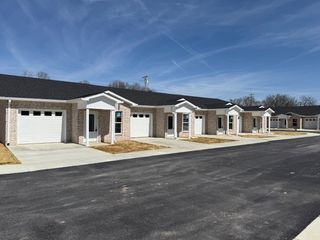 741 Kings Ln, Tullahoma, TN 37388