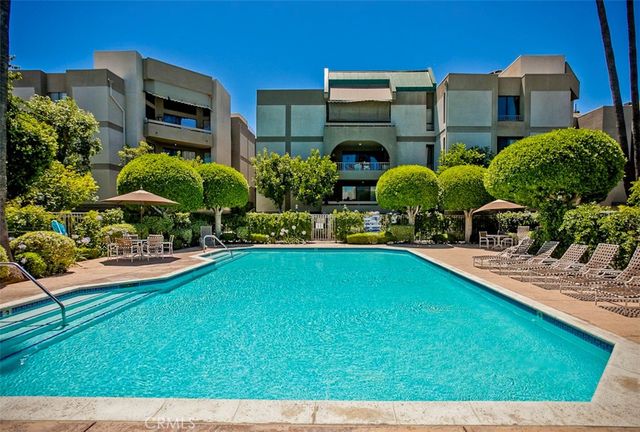 5345 White Oak Avenue G, Encino, CA 91316
