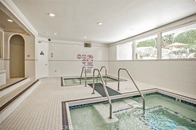 5345 White Oak Avenue G, Encino, CA 91316