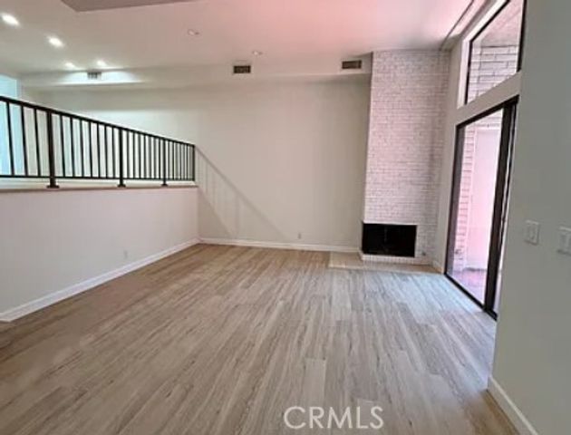 5345 White Oak Avenue G, Encino, CA 91316