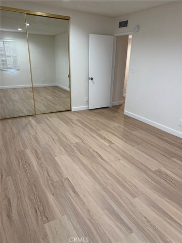 5345 White Oak Avenue G, Encino, CA 91316