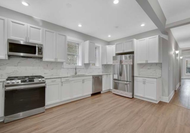 6234 S Rhodes Avenue, Chicago, IL 60637