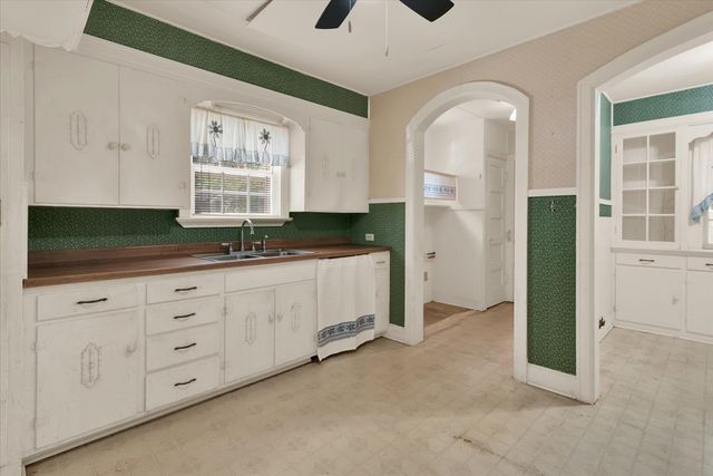1411 Main Street, Denison, TX 75020