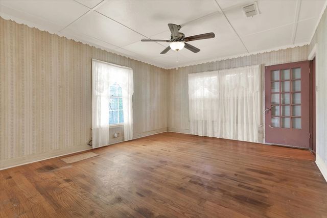 1411 Main Street, Denison, TX 75020
