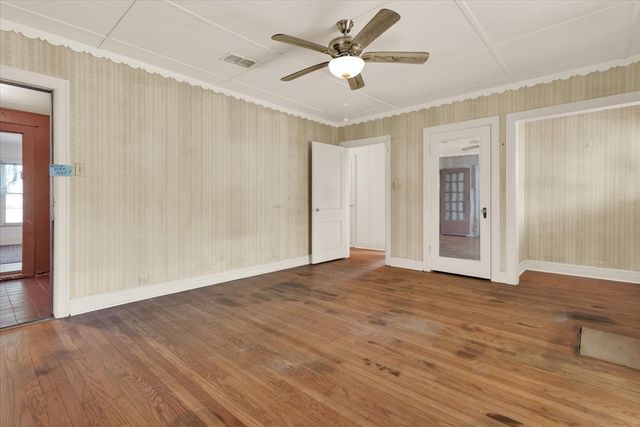 1411 Main Street, Denison, TX 75020