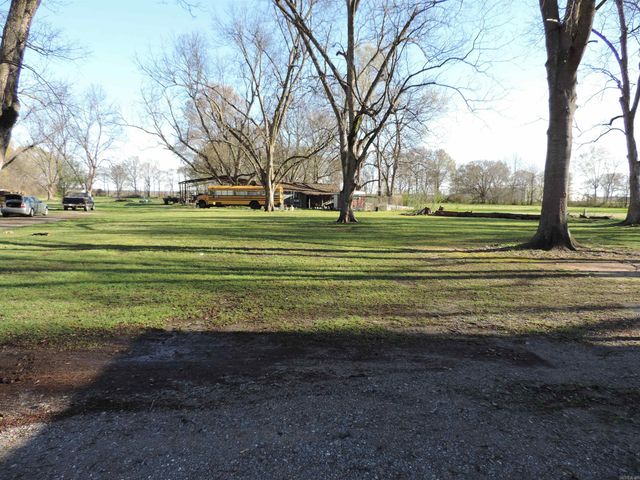 400 Crooked Bayou, Mcgehee, AR 71654