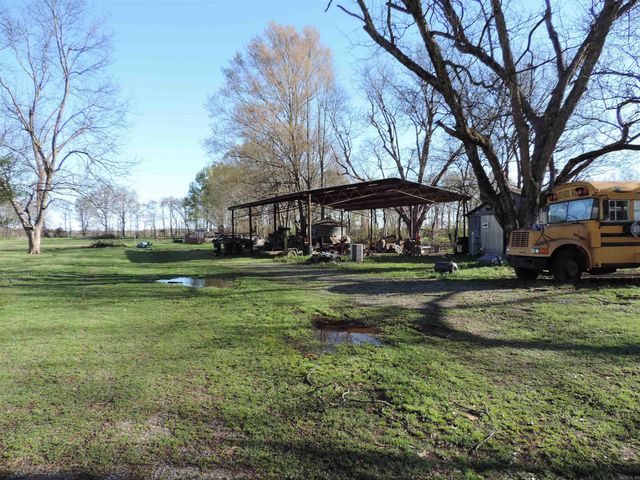 400 Crooked Bayou, Mcgehee, AR 71654