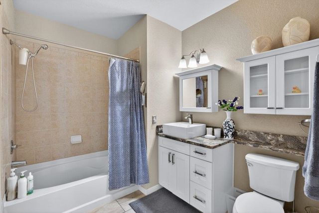 285 Old Village Center Cir+Garage+Storage 5301, St Augustine, FL 32084