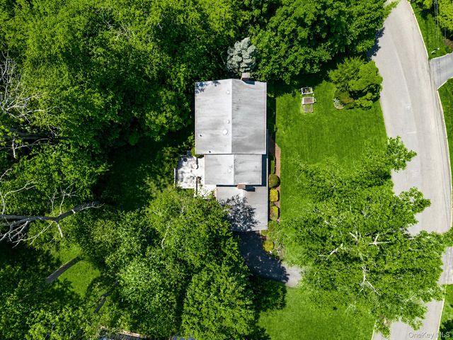 23 Whitney Gate, Smithtown, NY 11787