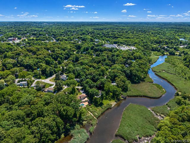 23 Whitney Gate, Smithtown, NY 11787