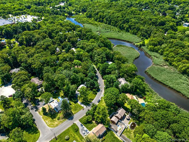 23 Whitney Gate, Smithtown, NY 11787