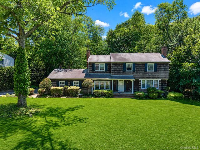 23 Whitney Gate, Smithtown, NY 11787