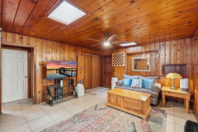 930 N AMELIA AVENUE, Deland, FL 32724