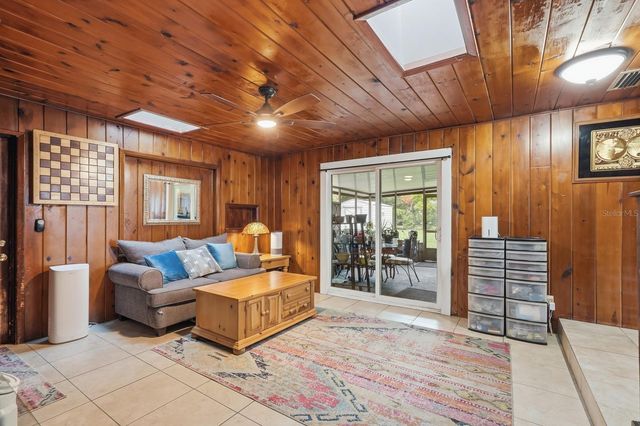 930 N AMELIA AVENUE, Deland, FL 32724