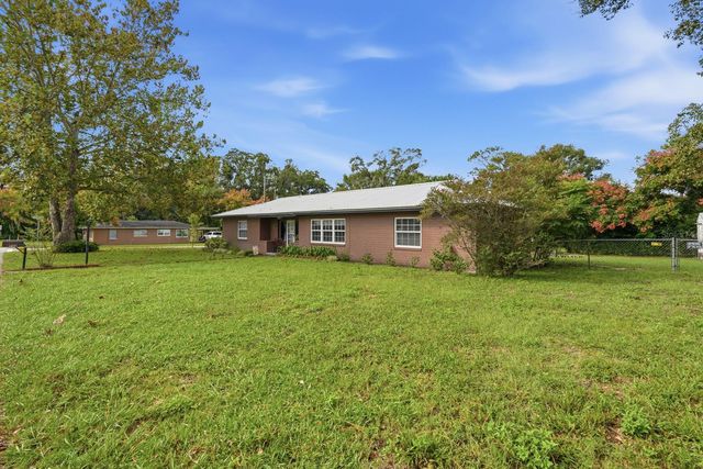 930 N AMELIA AVENUE, Deland, FL 32724