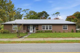 930 N AMELIA AVENUE, Deland, FL 32724