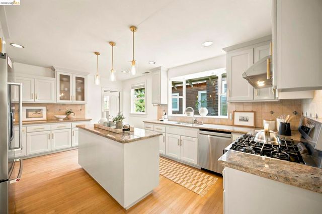 3920 Ardley Ave, Oakland, CA 94602