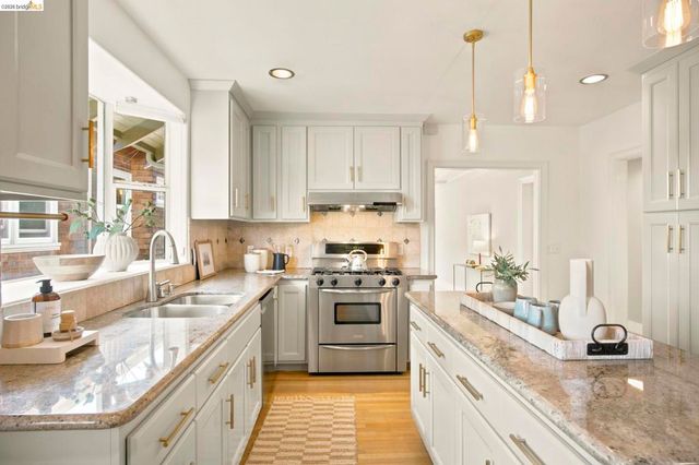 3920 Ardley Ave, Oakland, CA 94602