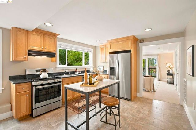 3920 Ardley Ave, Oakland, CA 94602
