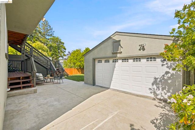3920 Ardley Ave, Oakland, CA 94602