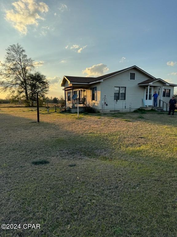 2852 Kynesville Road, Cottondale, FL 32431