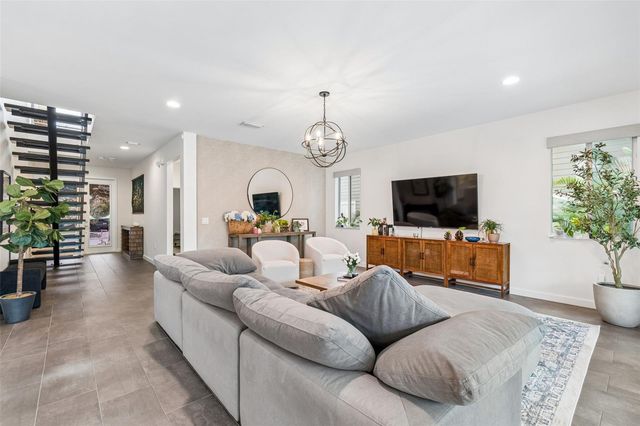 4418 W KENSINGTON AVENUE, Tampa, FL 33629