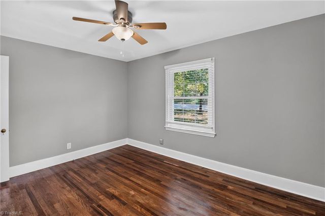 1912 Colonial Avenue, Greensboro, NC 27408