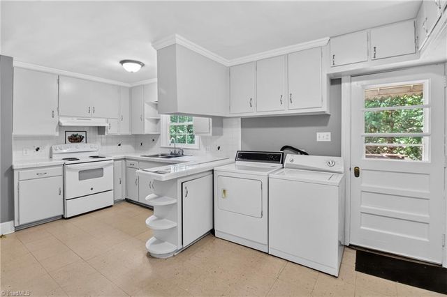 1912 Colonial Avenue, Greensboro, NC 27408