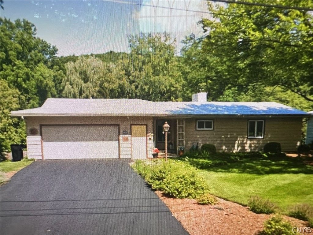 107 Bradford Lane, Syracuse, NY 13224
