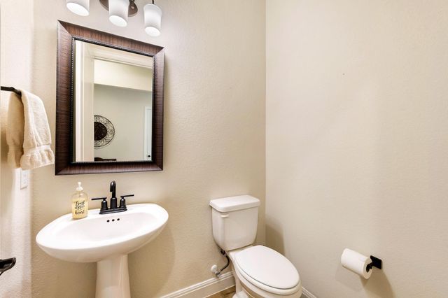 222 Saddlebred LN, Georgetown, TX 78633