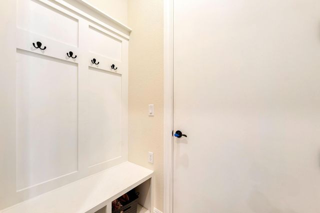 222 Saddlebred LN, Georgetown, TX 78633