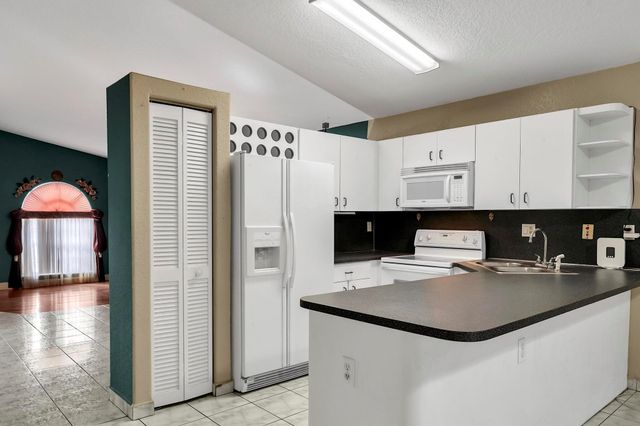 3201 W 76th St, Hialeah, FL 33018