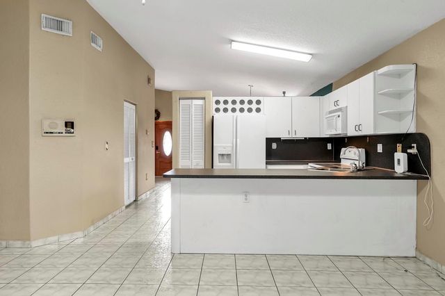 3201 W 76th St, Hialeah, FL 33018