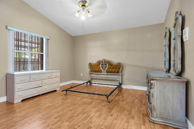 3201 W 76th St, Hialeah, FL 33018