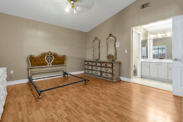 3201 W 76th St, Hialeah, FL 33018