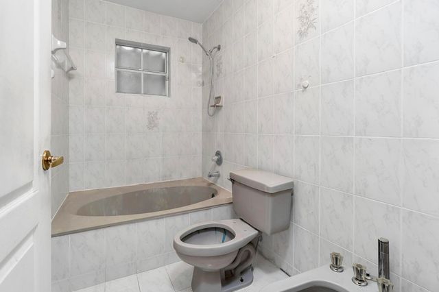 3201 W 76th St, Hialeah, FL 33018