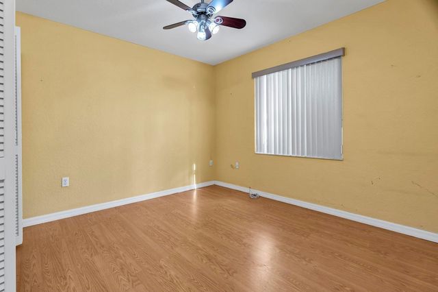 3201 W 76th St, Hialeah, FL 33018