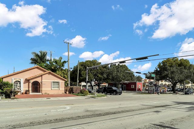 3201 W 76th St, Hialeah, FL 33018