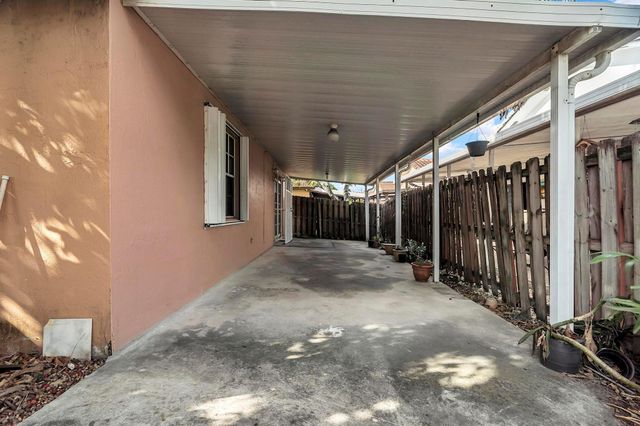 3201 W 76th St, Hialeah, FL 33018