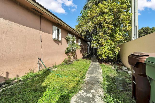 3201 W 76th Street, Hialeah, FL 33018