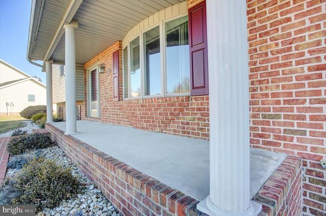 722 MAHANTANGO DRIVE, Chambersburg, PA 17202