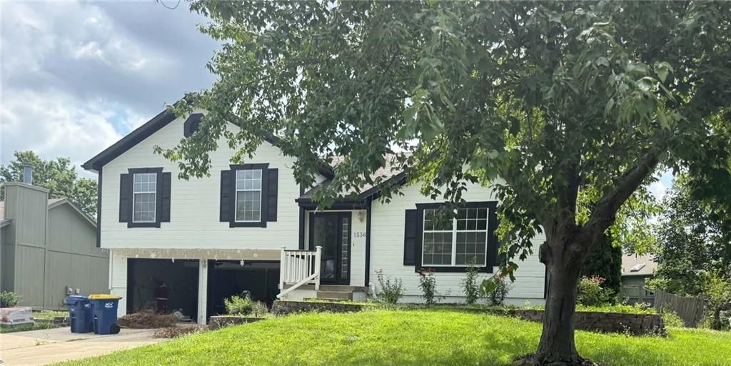 1536 NE Jade Street, Lee's Summit, MO 64086