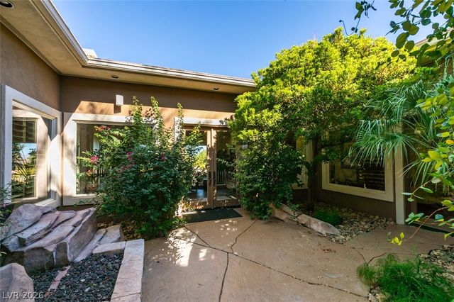 549 Regents Gate Drive, Henderson, NV 89012