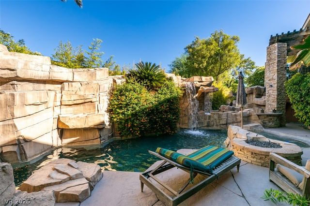 549 Regents Gate Drive, Henderson, NV 89012