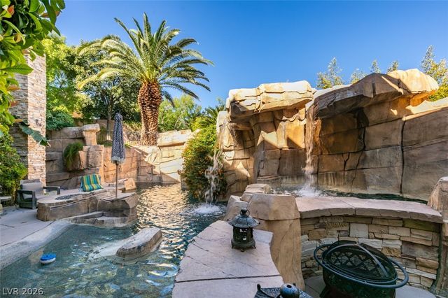 549 Regents Gate Drive, Henderson, NV 89012