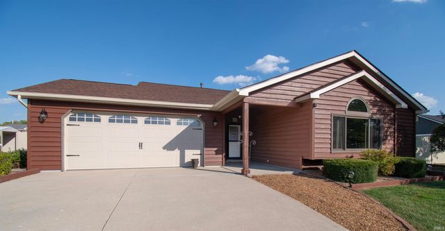 210 Knoll Ridge Boulevard, Kendallville, IN 46755