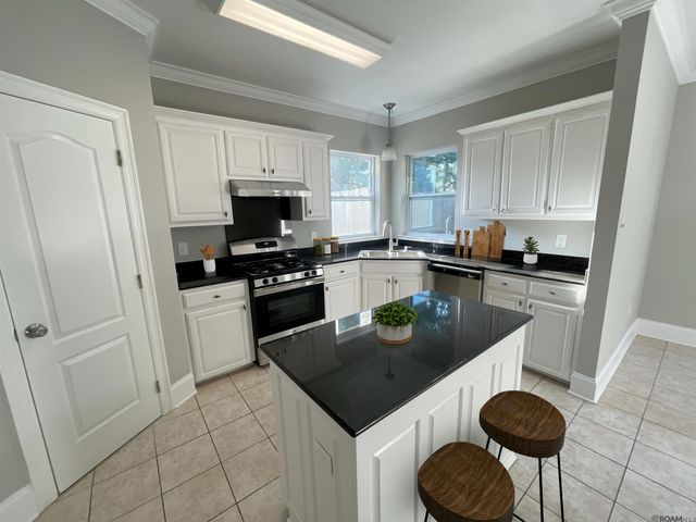 7124 Chablis Ave, Baton Rouge, LA 70811