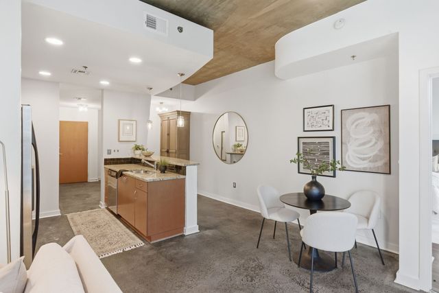 301 Demonbreun St Unit 1418, Nashville, TN 37201
