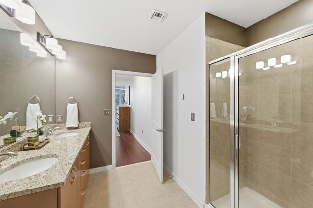 301 Demonbreun St Unit 1418, Nashville, TN 37201