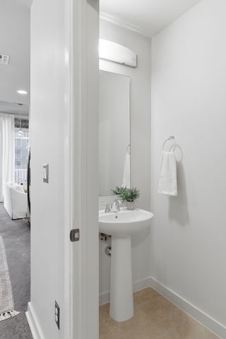 301 Demonbreun St Unit 1418, Nashville, TN 37201